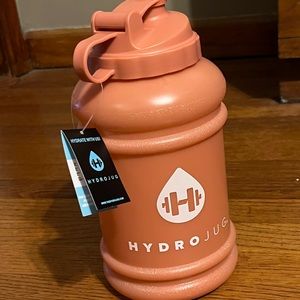 NWT Hydrojug in classic blush